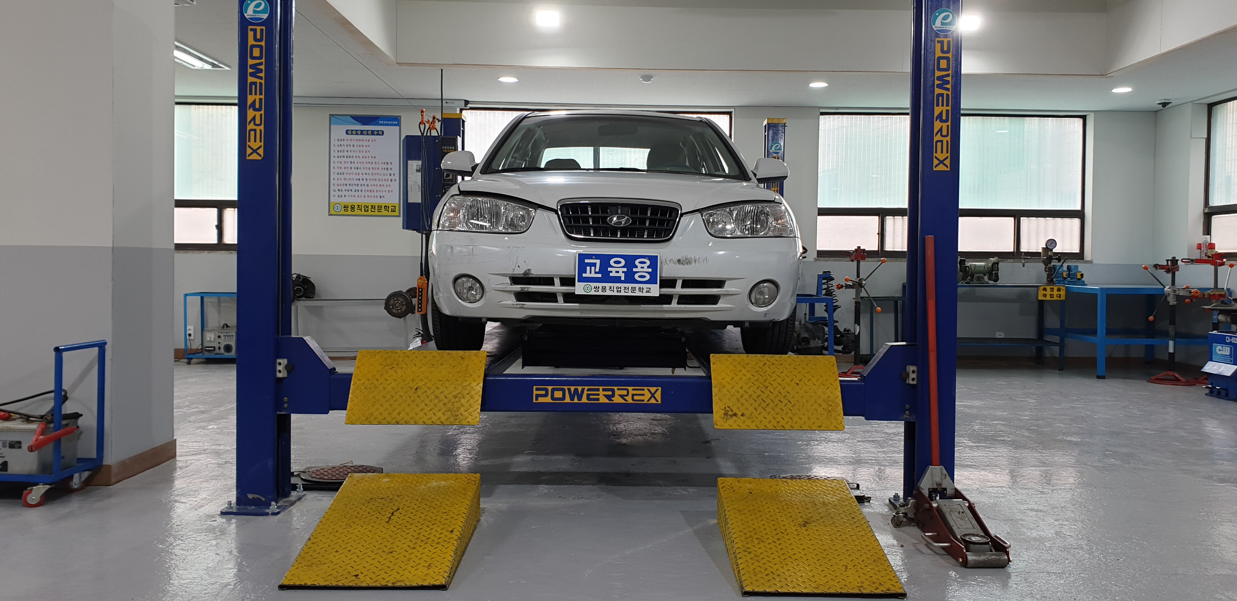 4주식 리프트 < 시설 및 시뮬레이션 < 커뮤니티 < 쌍용직업전문학교